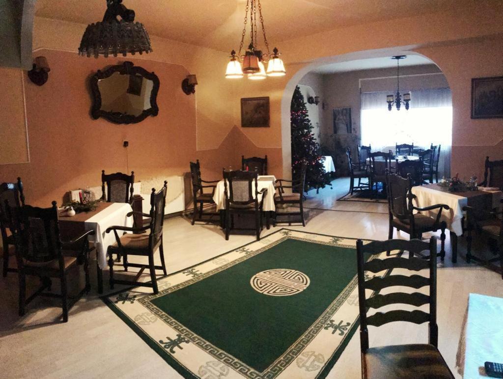 Bed and Breakfast Vila Monica à Târgu-Mureş Extérieur photo